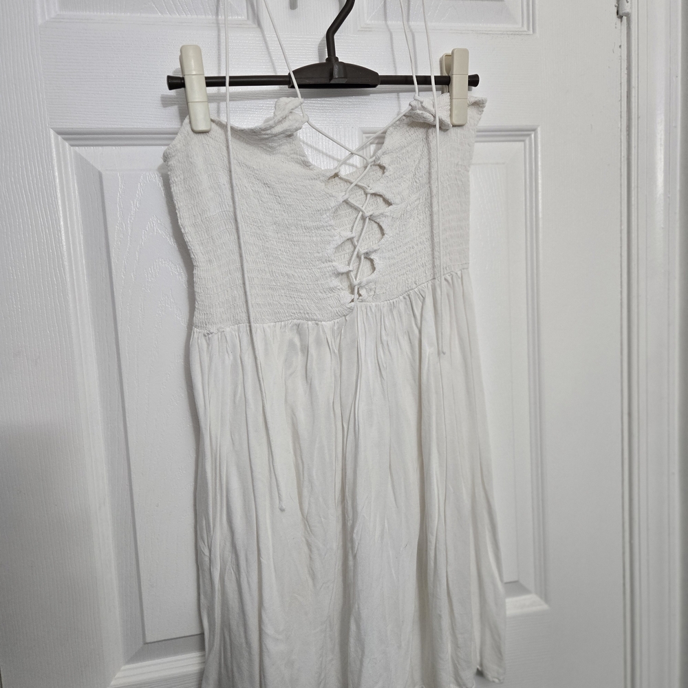 Chic Strapless White Dress